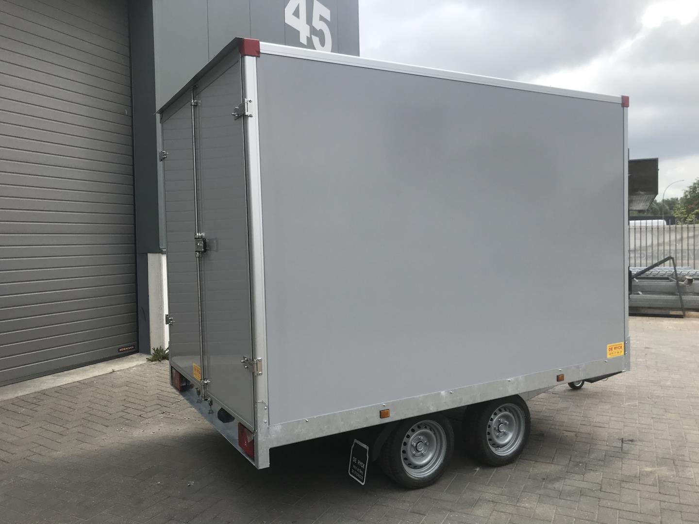 Gesloten plateauaanhangwagen dubbelas geremd 2000kg-3mx1m55x1m50